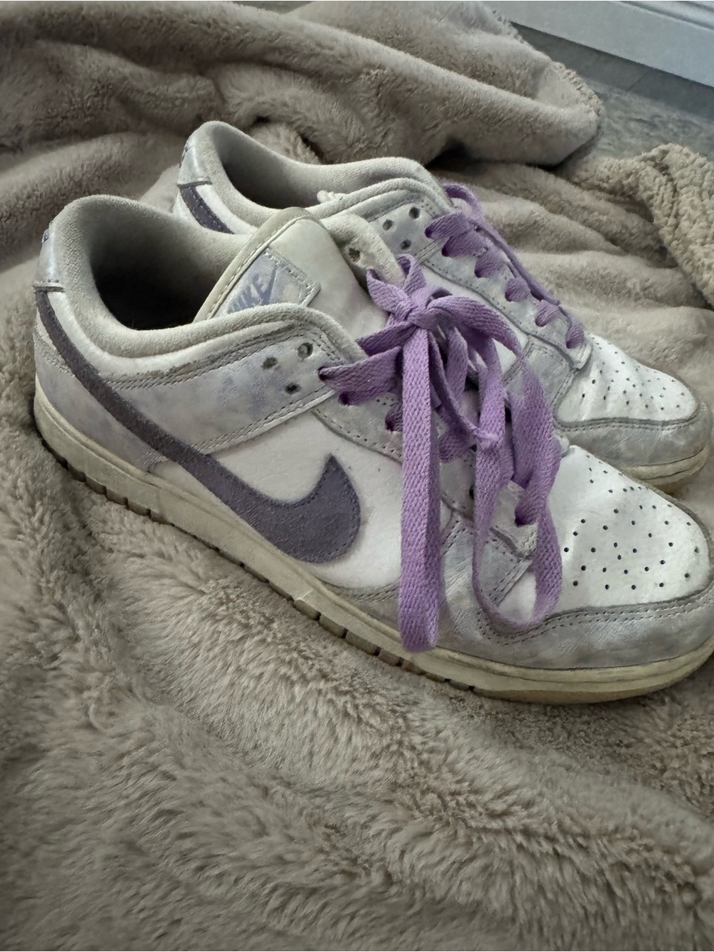 Nike Women’s Low-Top Sneakers in White and Lavender